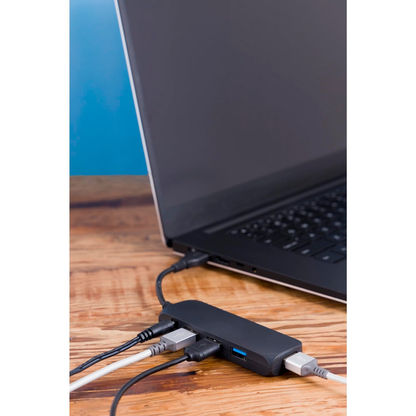 ATIVA® 4-Port USB 3.0 Charging Hub, Black, 41513