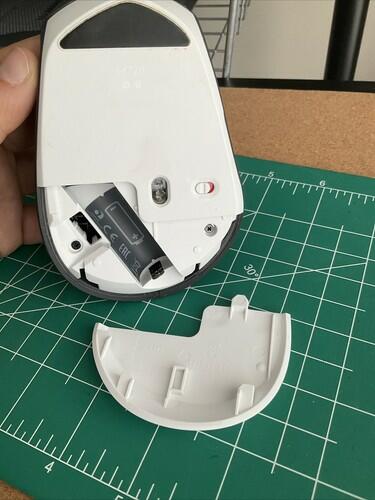 Logitech M720 Multi-Device Wireless Mouse Hyper-Fast Scrolling NO USB DONGLE