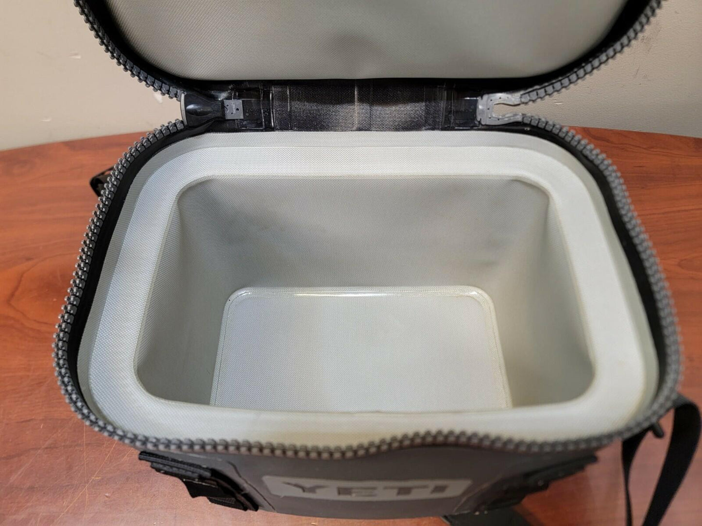 Yeti Charcoal Hopper Flip 8 Soft Cooler