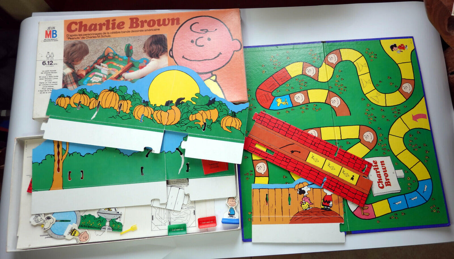 Charlie Brown Snoopy Peanuts MB Game Volume Decor 1971 UFS M. Schulz