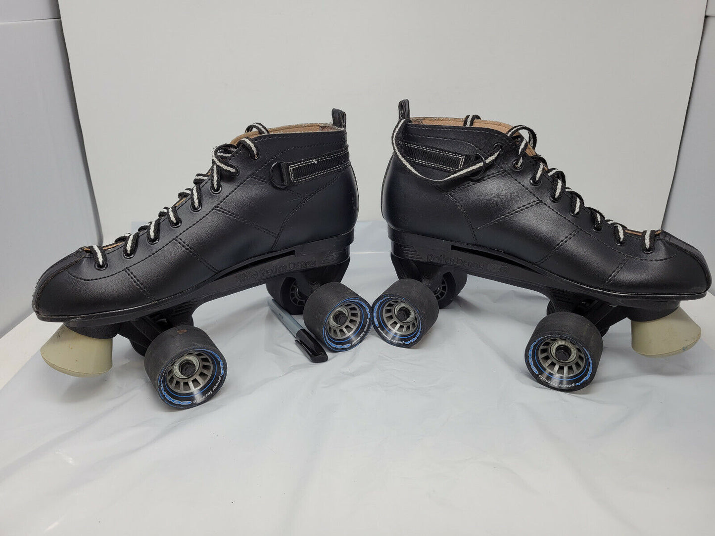Cobra Men's Black Roller Derby Skates with Cobra Power Formula Wheels - Size 9