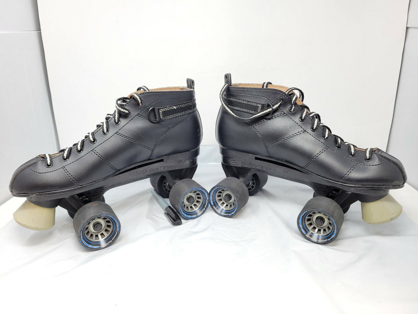 Cobra Men's Black Roller Derby Skates with Cobra Power Formula Wheels - Size 9