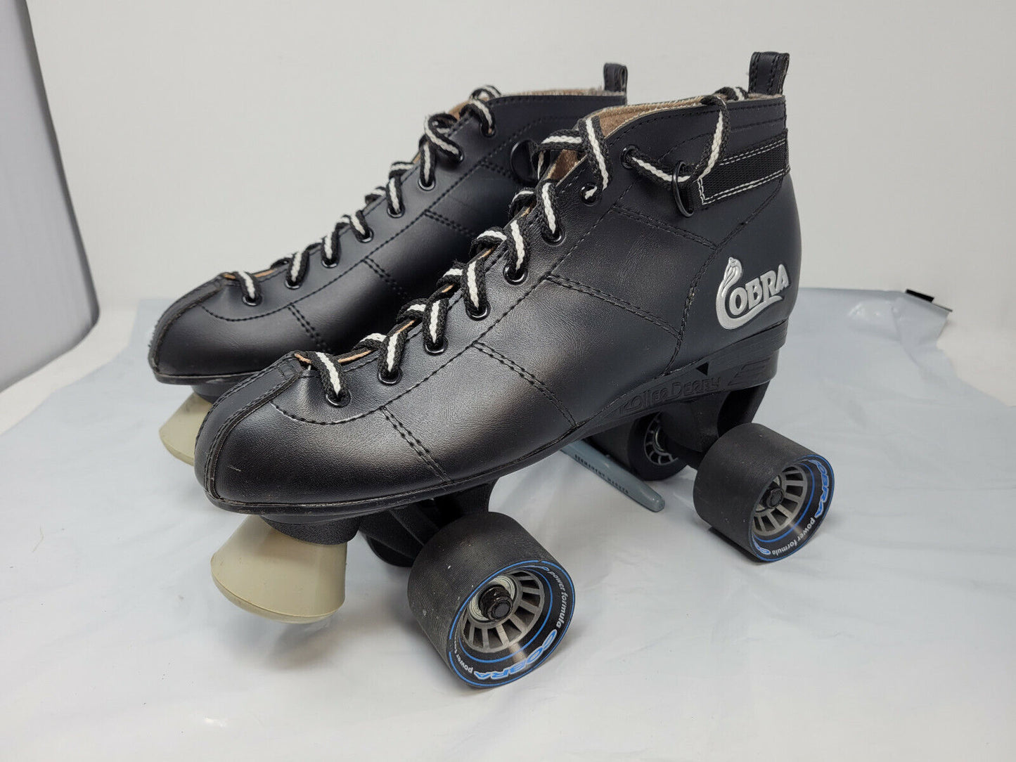 Cobra Men's Black Roller Derby Skates with Cobra Power Formula Wheels - Size 9