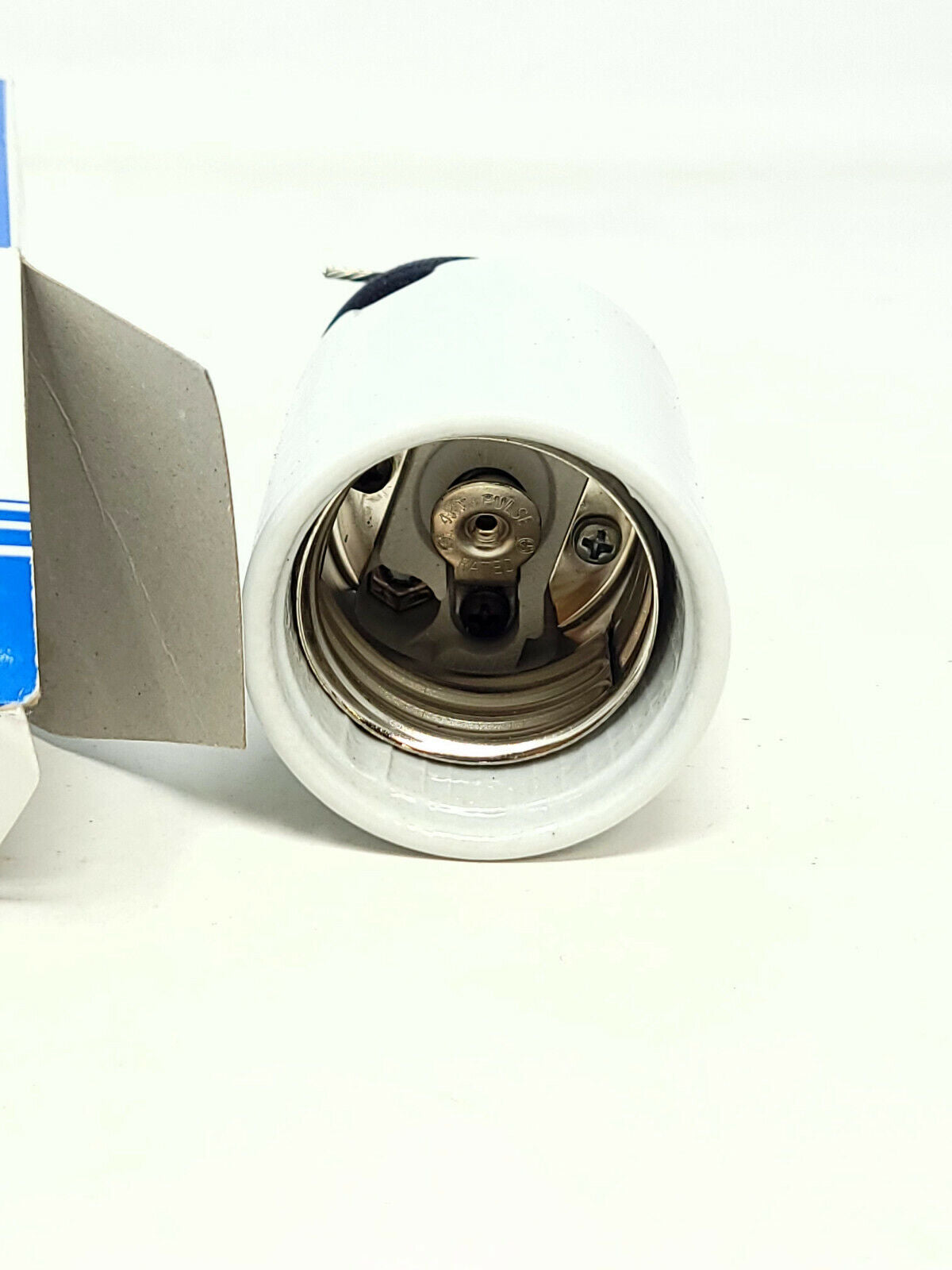 Leviton 8756-J Incandescent Lampholder, Mogul Base, with Leads, 1500 W - NEW