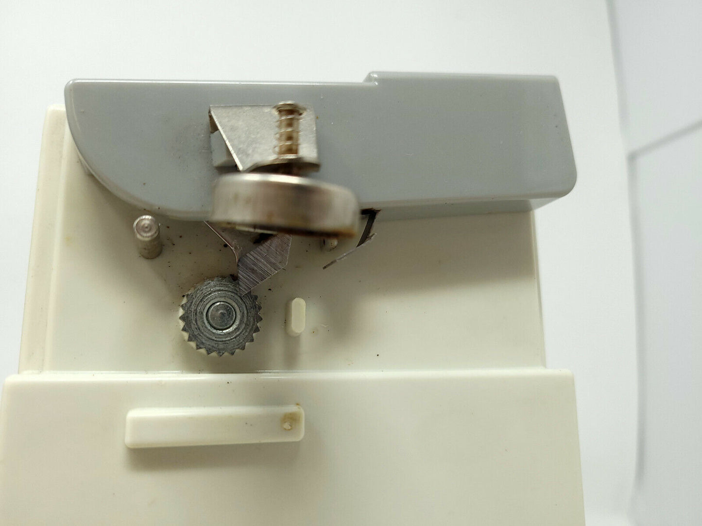 Century II Automatic Electric Can Opener - Vintage with box