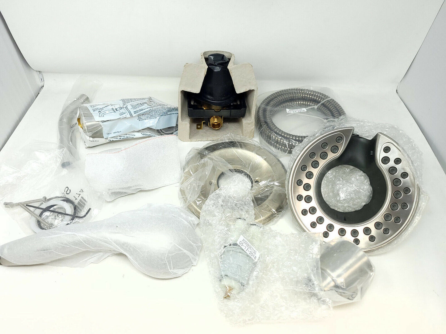 Delta 144938DC-SS-120 Lahara 2-in-1 Single-Handle 4-Spray - OPEN BOX - READ