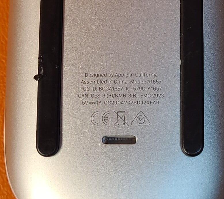 Genuine Apple Magic Mouse - White Multi-Touch Surface A1657 *Working*