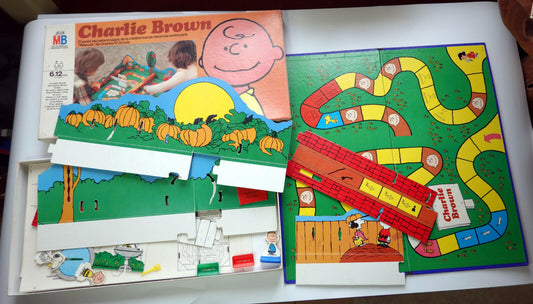 Charlie Brown Snoopy Peanuts MB Game Volume Decor 1971 UFS M. Schulz