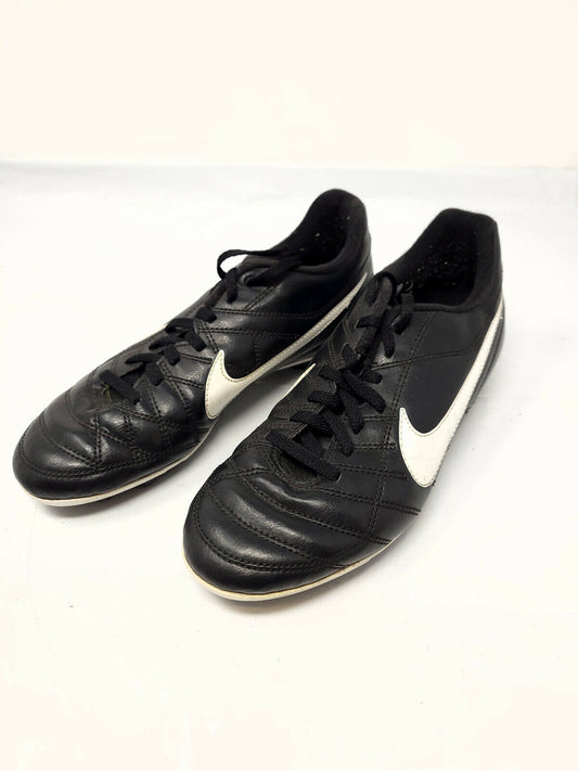 Boys Nike (599072-010) Cleats - Black and white Football -  Size 4.5 - Pre-owned