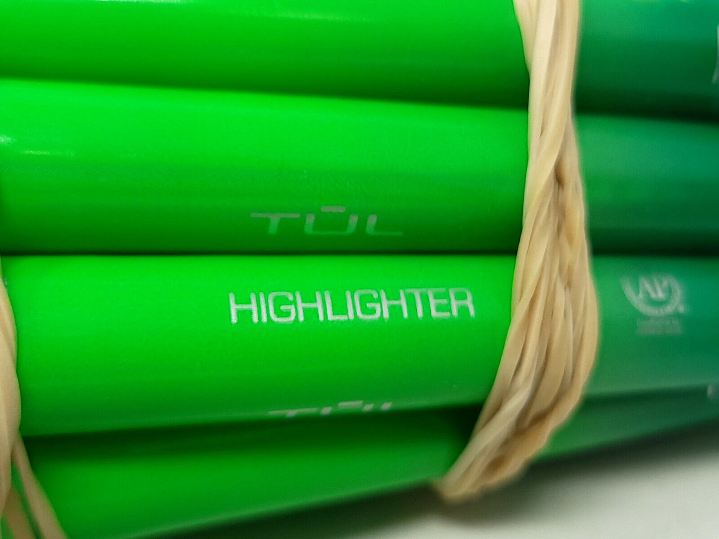 Lot of 12x TUL Pen Style Highlighters, Chisel Point, Green - NEW