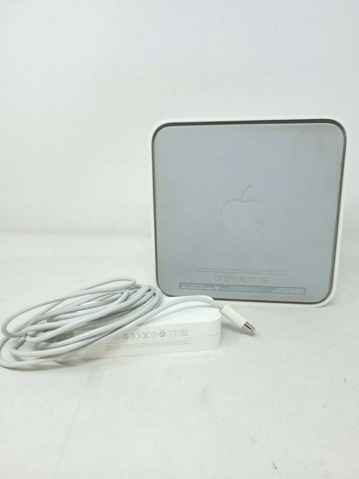 Apple A1143 AirPort Extreme Base Station Wireless Router - with power supply